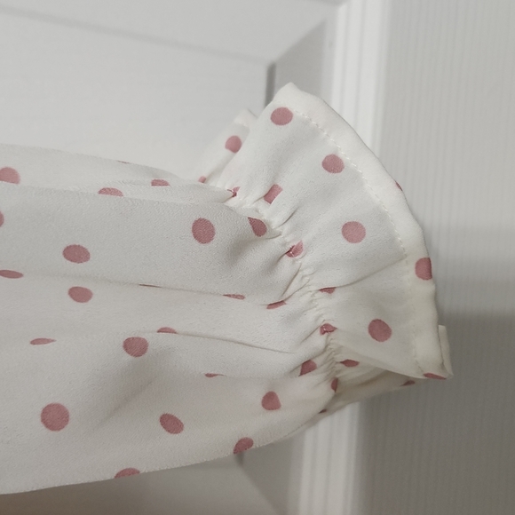 White & pink blouse - Picture 2 of 7